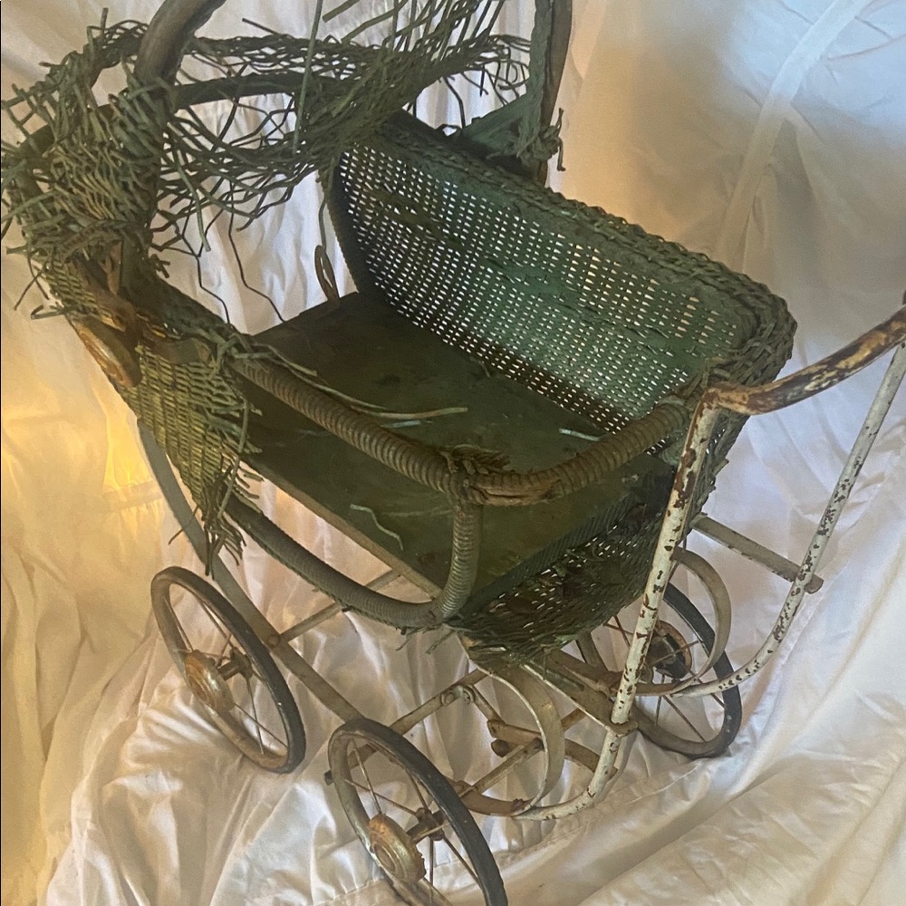 Antique vintage Pram. ( baby carriage)